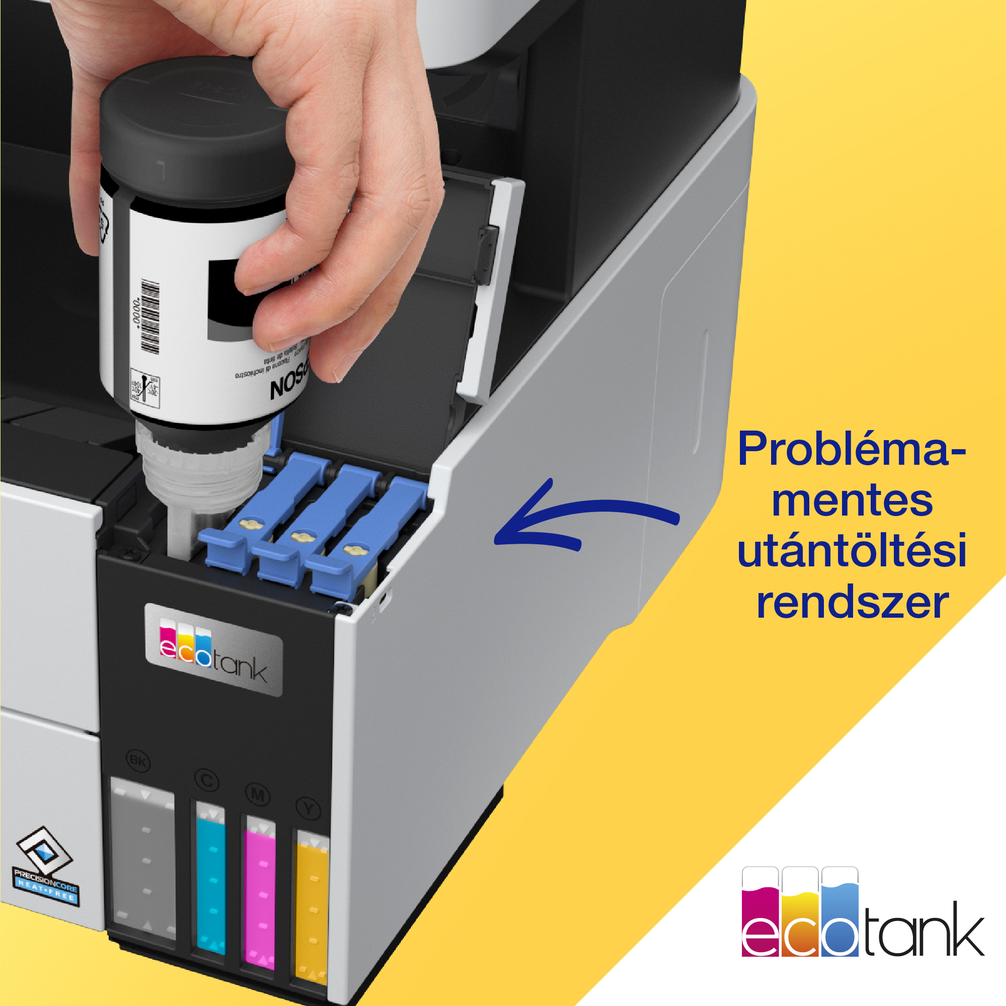 Kéz fekete tintát tölt egy Epson nyomtató tartályába. A képen egy tintapalack és a nyomtató tintatartálya látható.