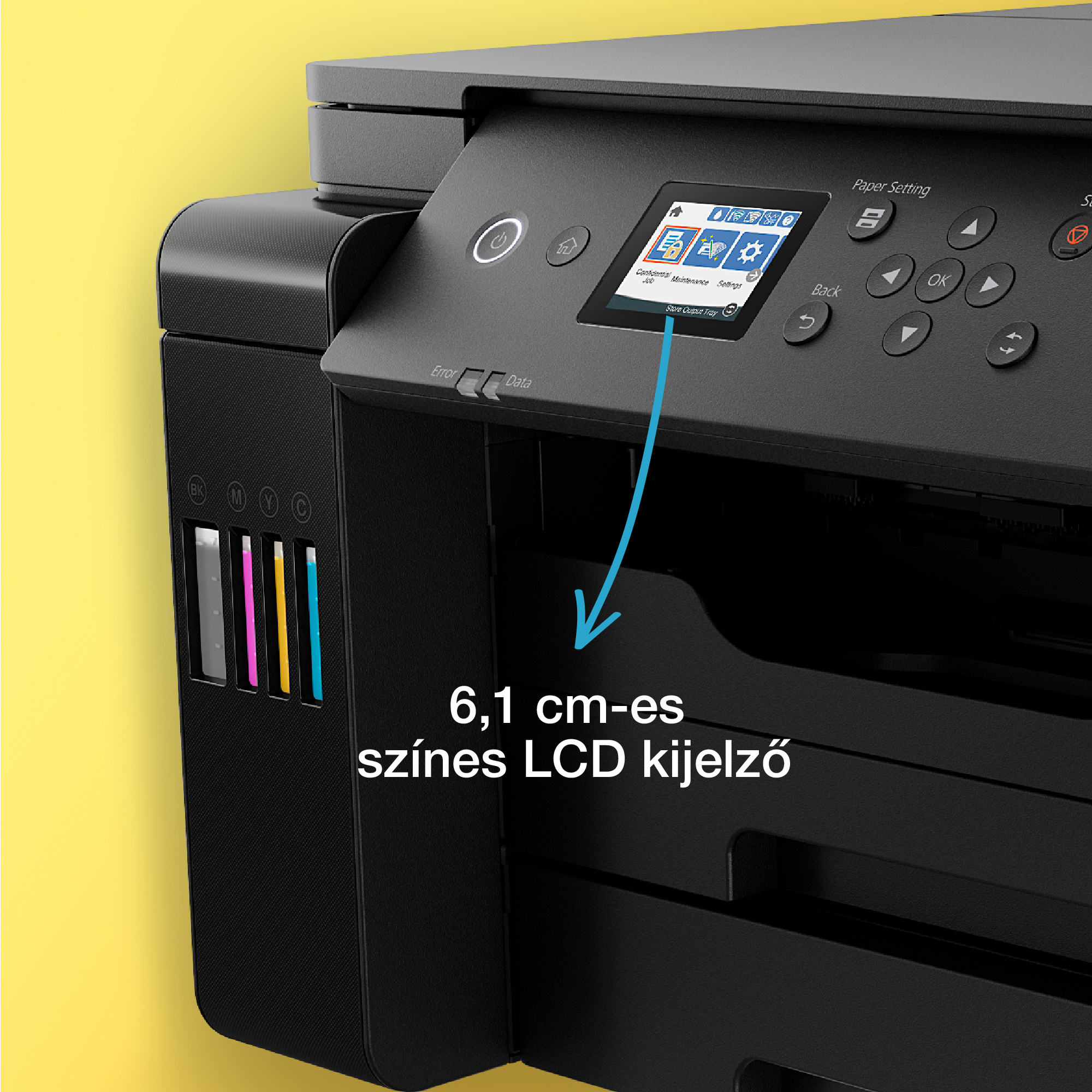 Egy fekete nyomtató színes LCD képernyővel. A képernyő beállítási lehetőségeket mutat. Sárga háttér van.