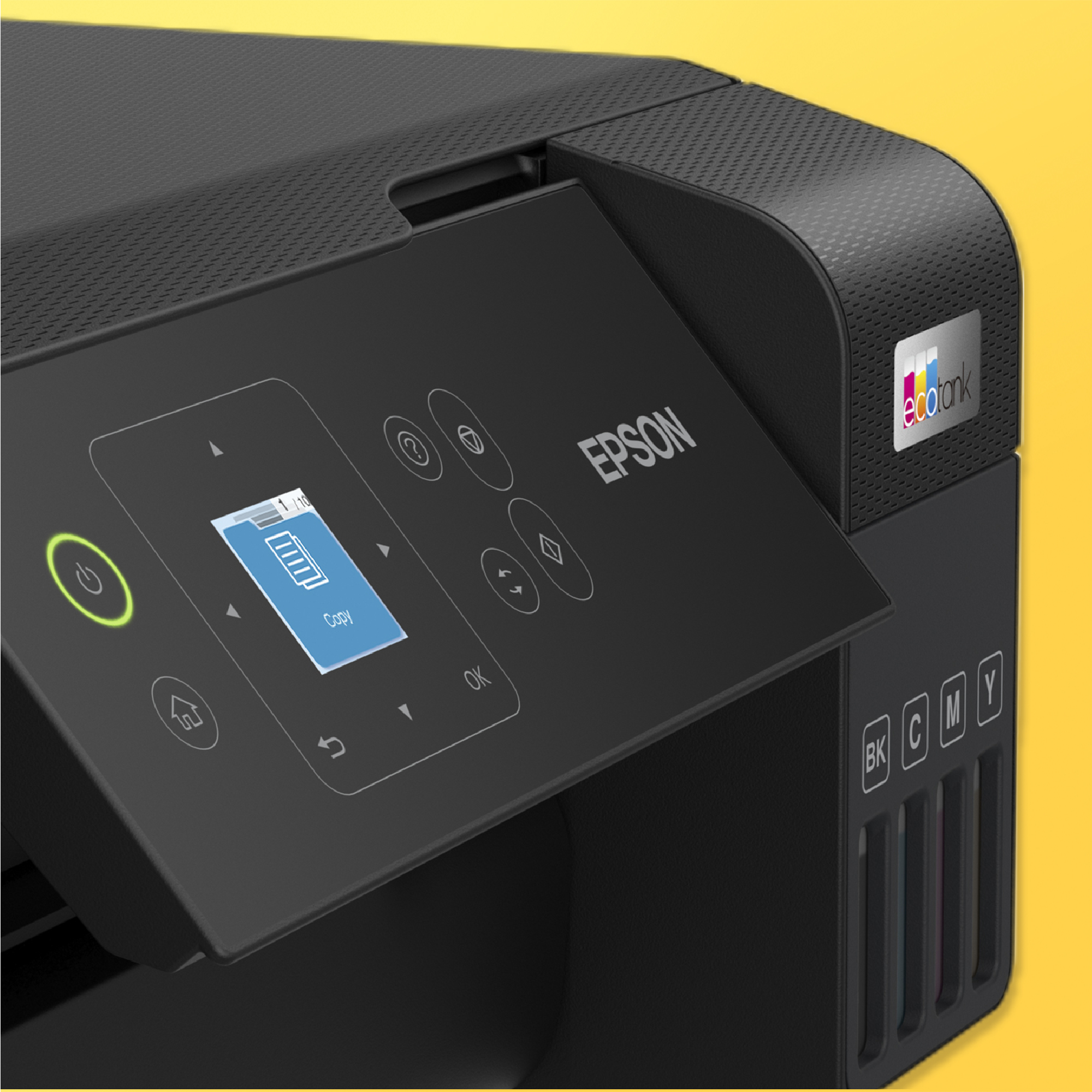 Fekete Epson nyomtató nyitott fedéllel, képernyővel. Tartalmaz bekapcsológombot, másolás ikont és tintajelzőket. Sárga háttér.