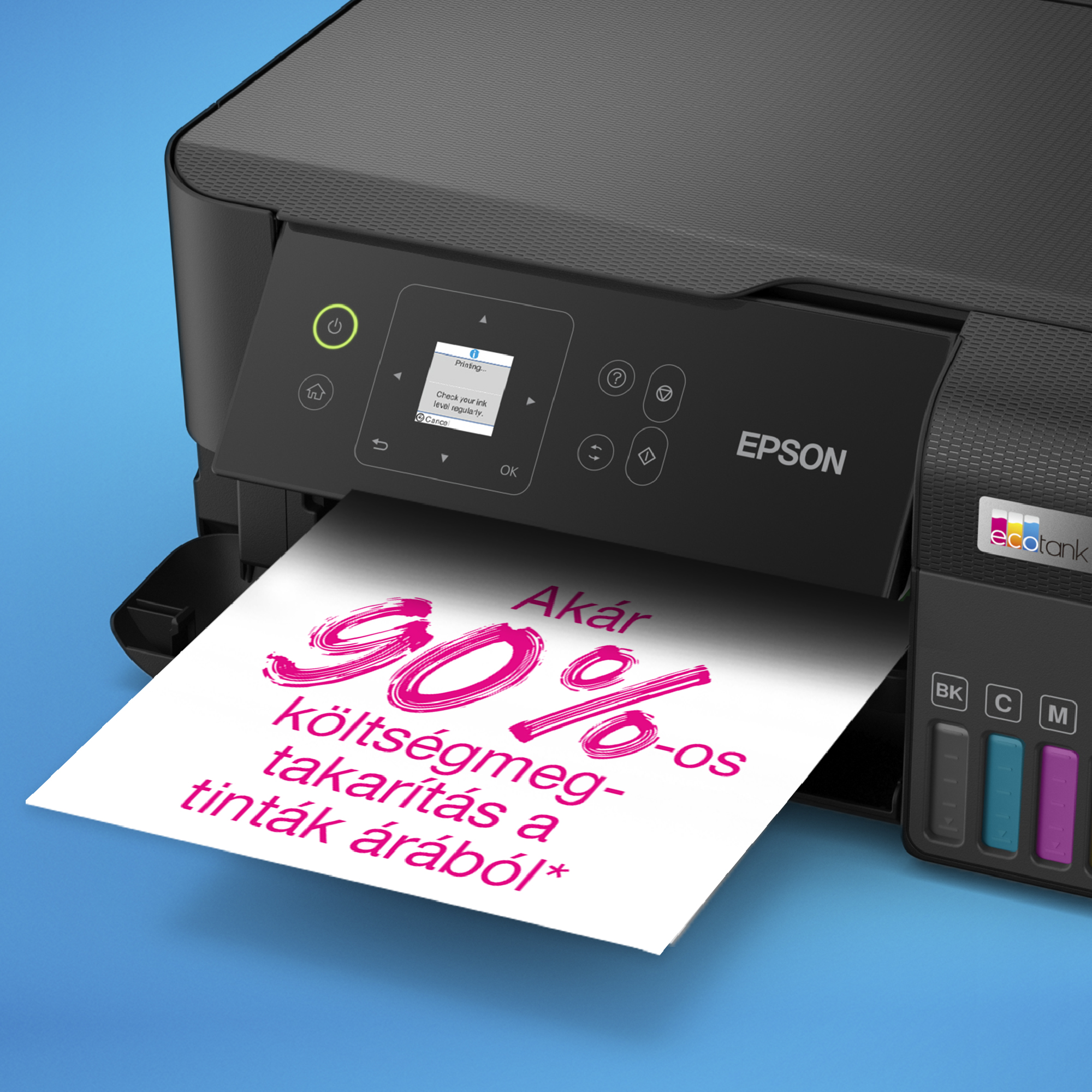 Egy Epson nyomtató magyar nyelvű szöveget nyomtat. 90% megtakarítást hirdet a tinták árából. A nyomtató fekete.
