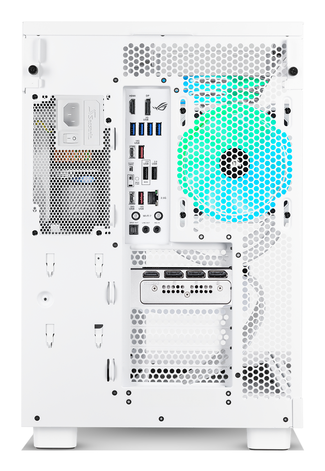Weiße PC-Gehäuserückseite. Anschlüsse, ein Lüfter mit grünem und blauem Licht. Stromversorgungseingang und ROG-Logo.