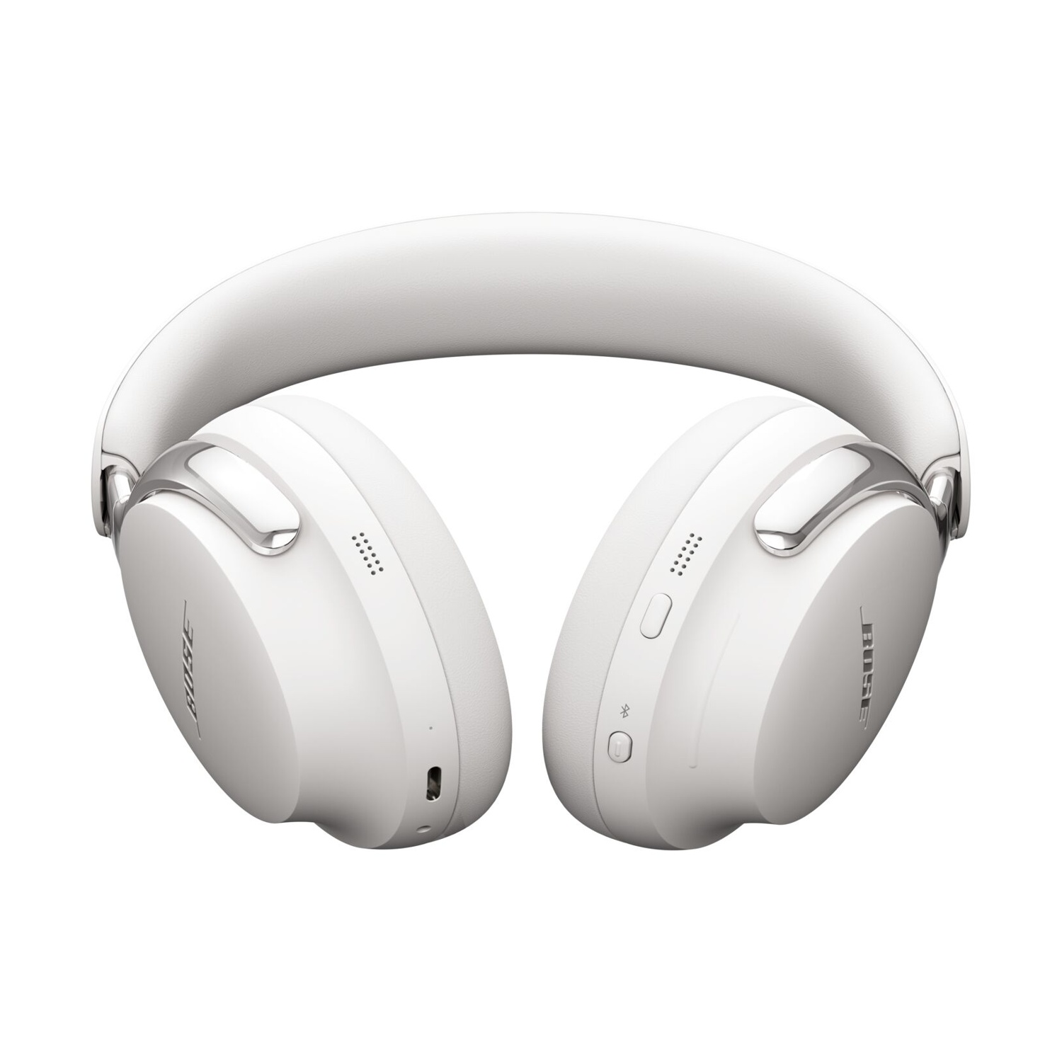 Cuffie Bose bianche. Hanno archetto e padiglioni imbottiti. Sono presenti dettagli argentati. Lo sfondo è bianco.
