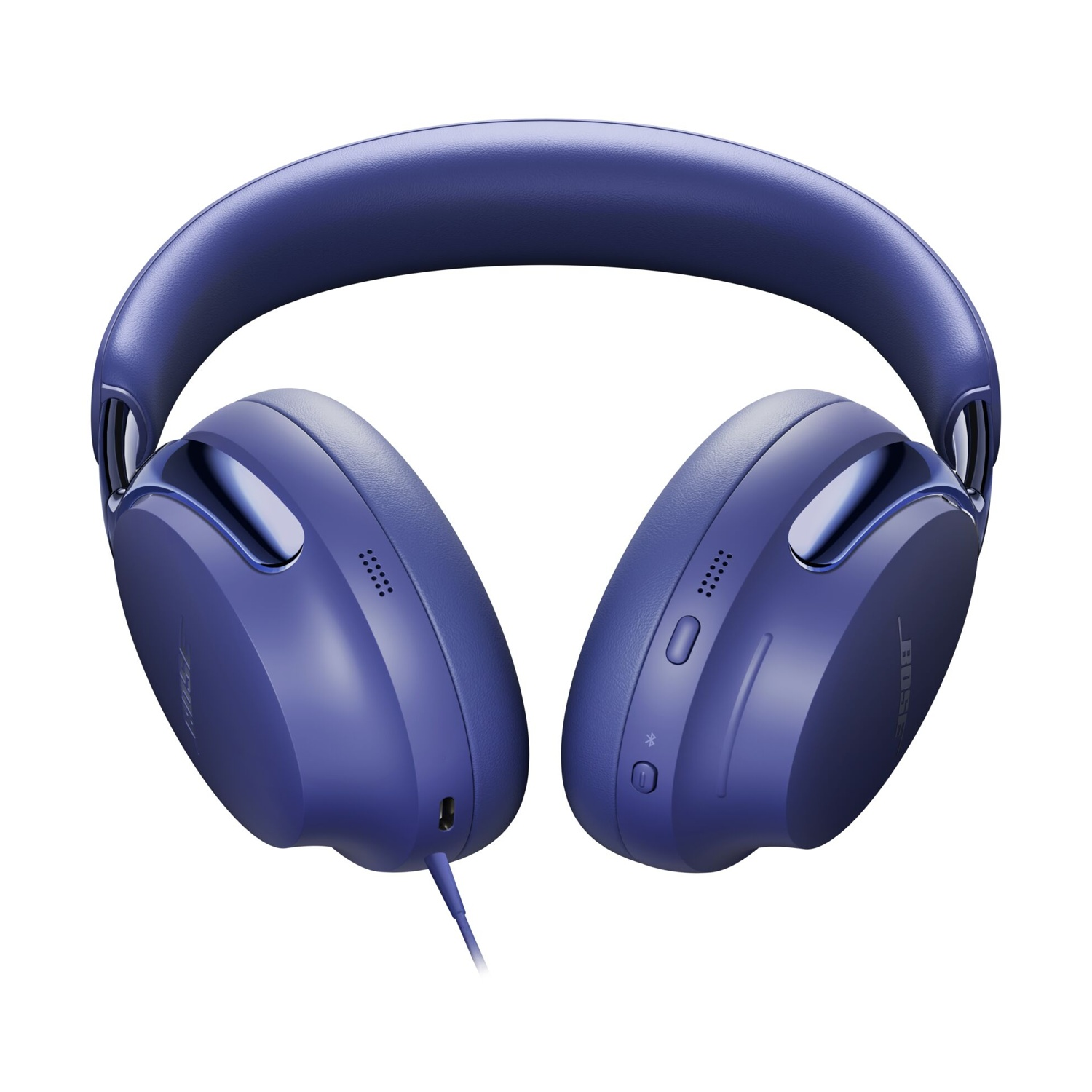 Un paio di cuffie Bose blu, centrate su sfondo bianco. Le cuffie hanno un cavo di collegamento.