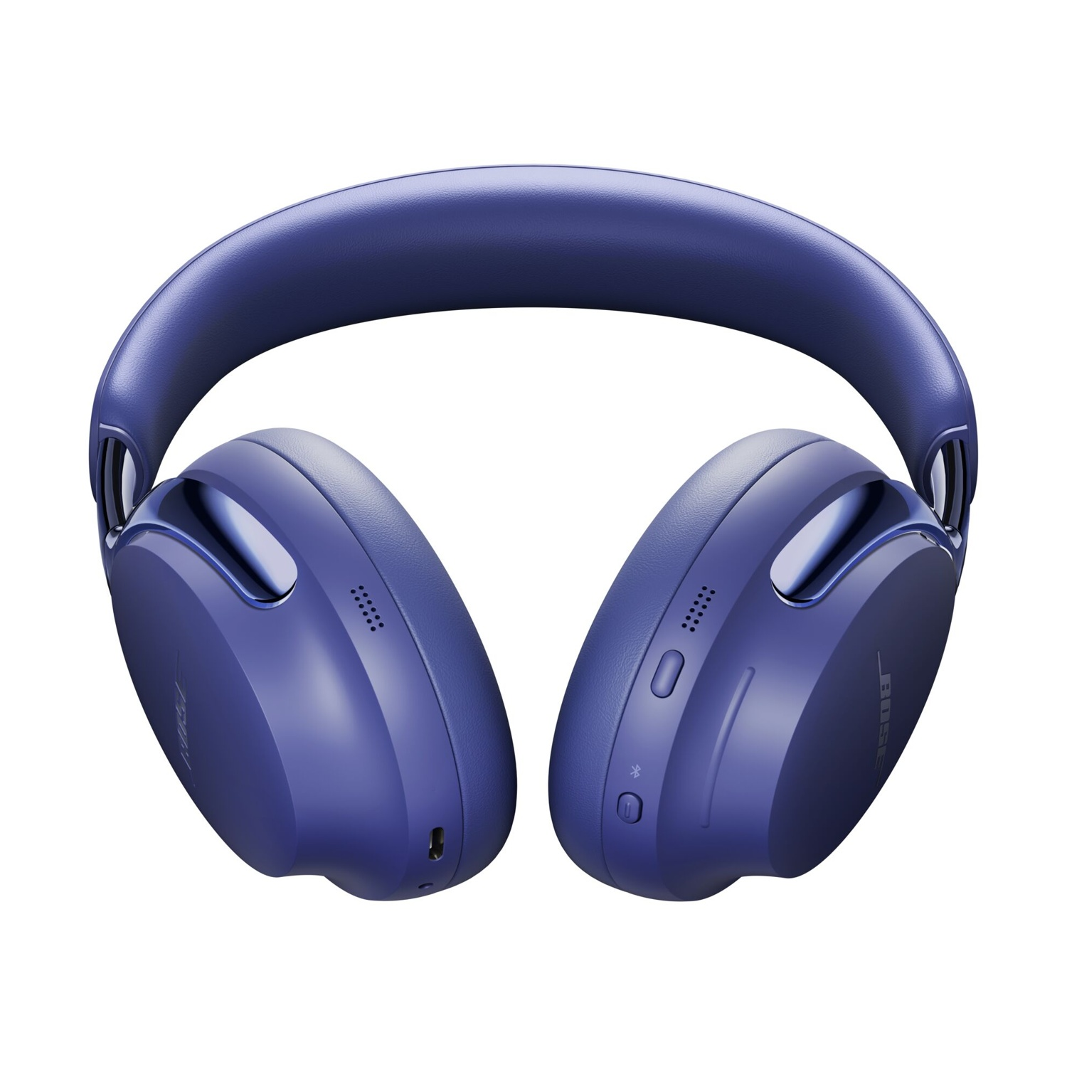 Cuffie Bose blu. Le cuffie over-ear hanno un archetto e padiglioni imbottiti. I pulsanti e le porte sono visibili sul padiglione destro.