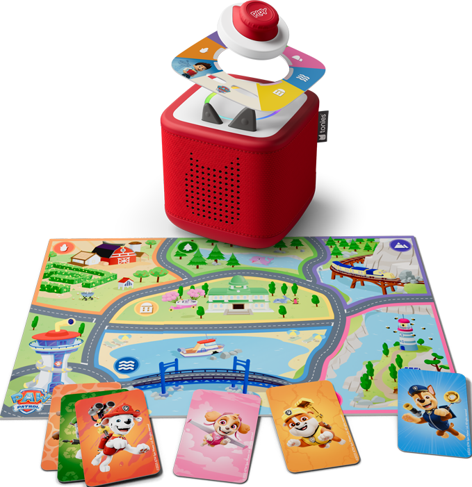 Un lettore audio rosso a forma di cubo con una mappa e carte personaggio. Un tema Paw Patrol, con un pulsante in alto e un gioco da tavolo.