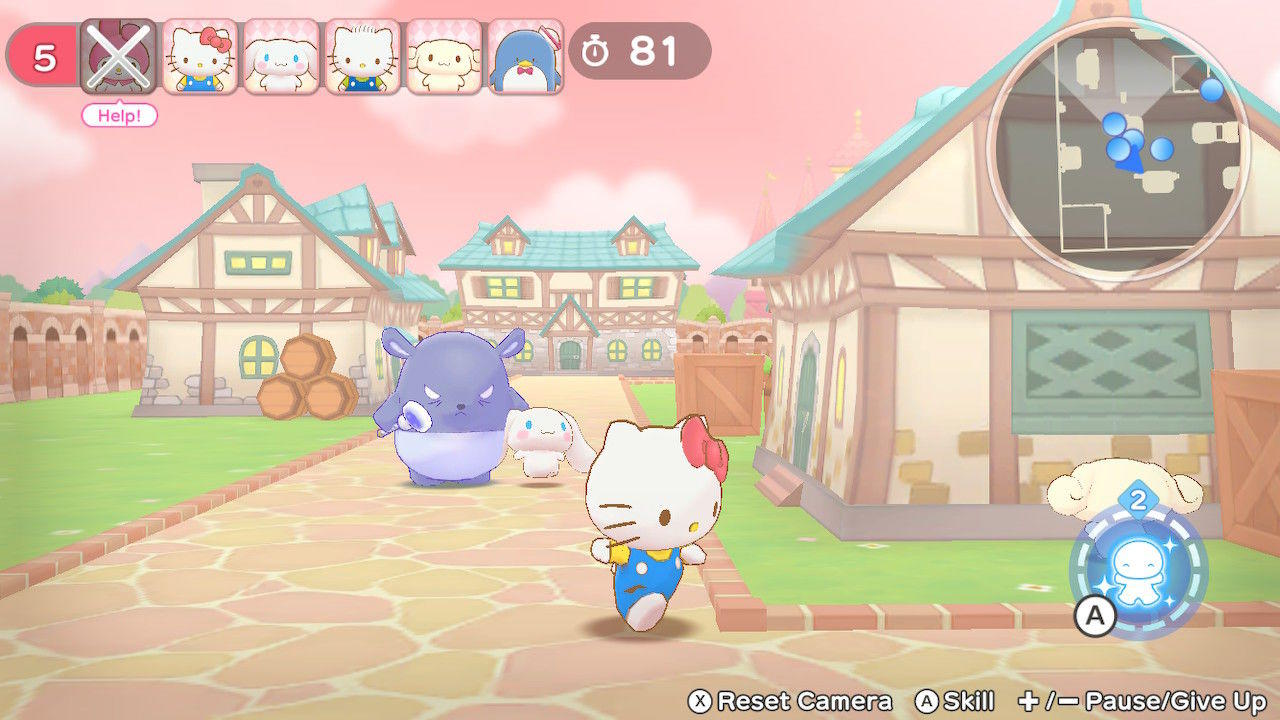 Hello Kitty in blauen Overalls geht auf einem Kopfsteinpflaster. Andere Charaktere und Gebäude sind im Hintergrund. Rechts ist eine Karte.