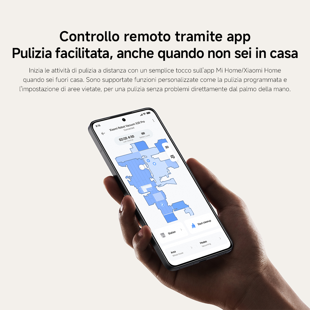 Una mano che tiene un telefono che mostra una mappa. Il testo sopra dice: Controllo remoto tramite app. Pulizia facile, anche quando non sei a casa.
