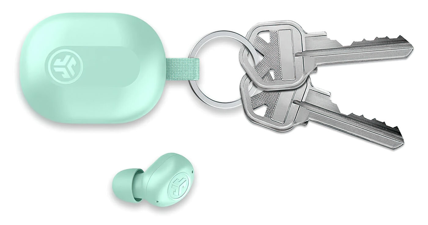 Miętowy zielony pączek, jego etui, pojedynczy pączek i dwa klucze na kółku. Wszystko na białym tle.