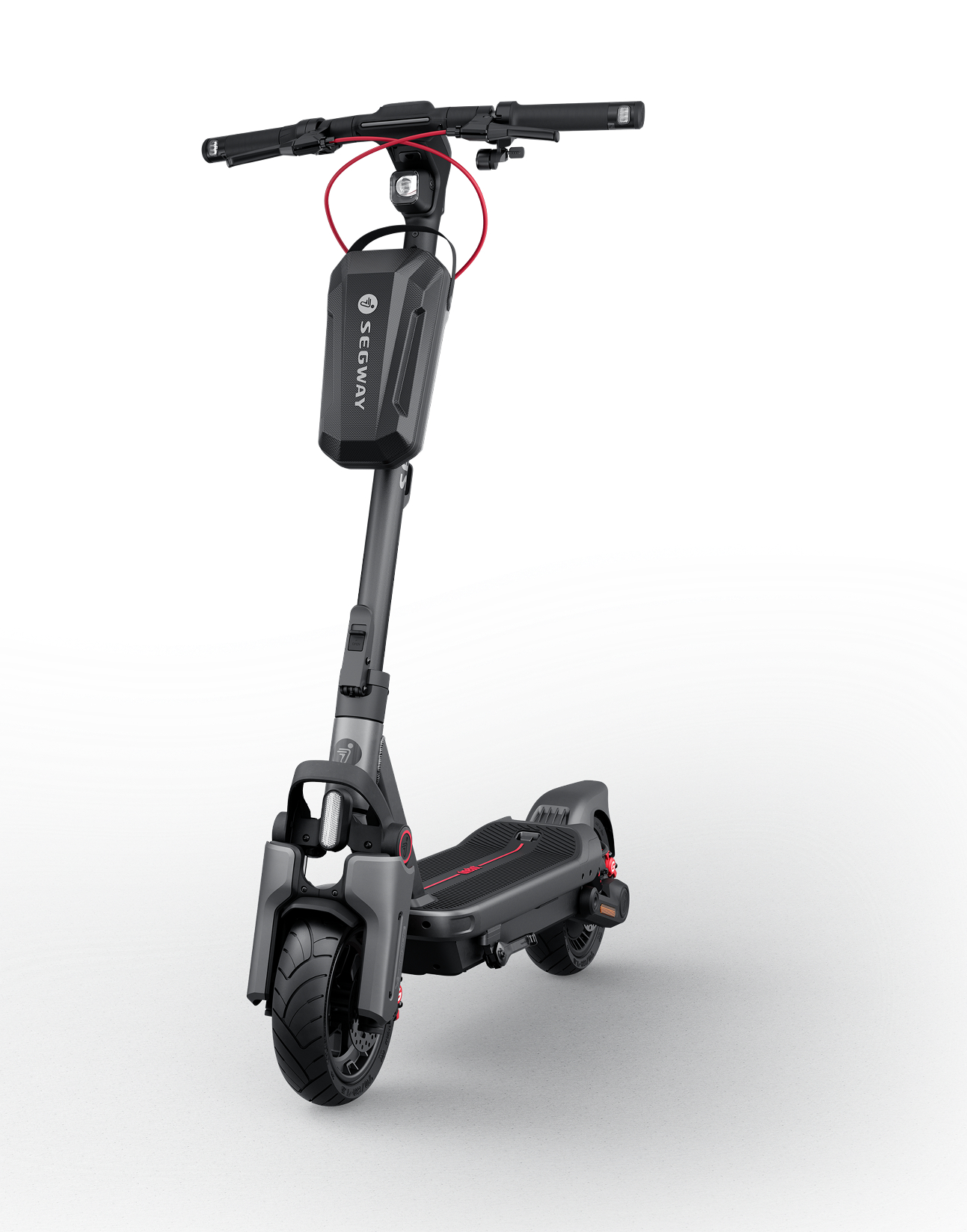 Ein grauer und schwarzer Segway-Elektroroller. Er hat ein rotes Kabel, schwarze Lenker und ein schwarzes Batteriefach. Der Hintergrund ist weiß.