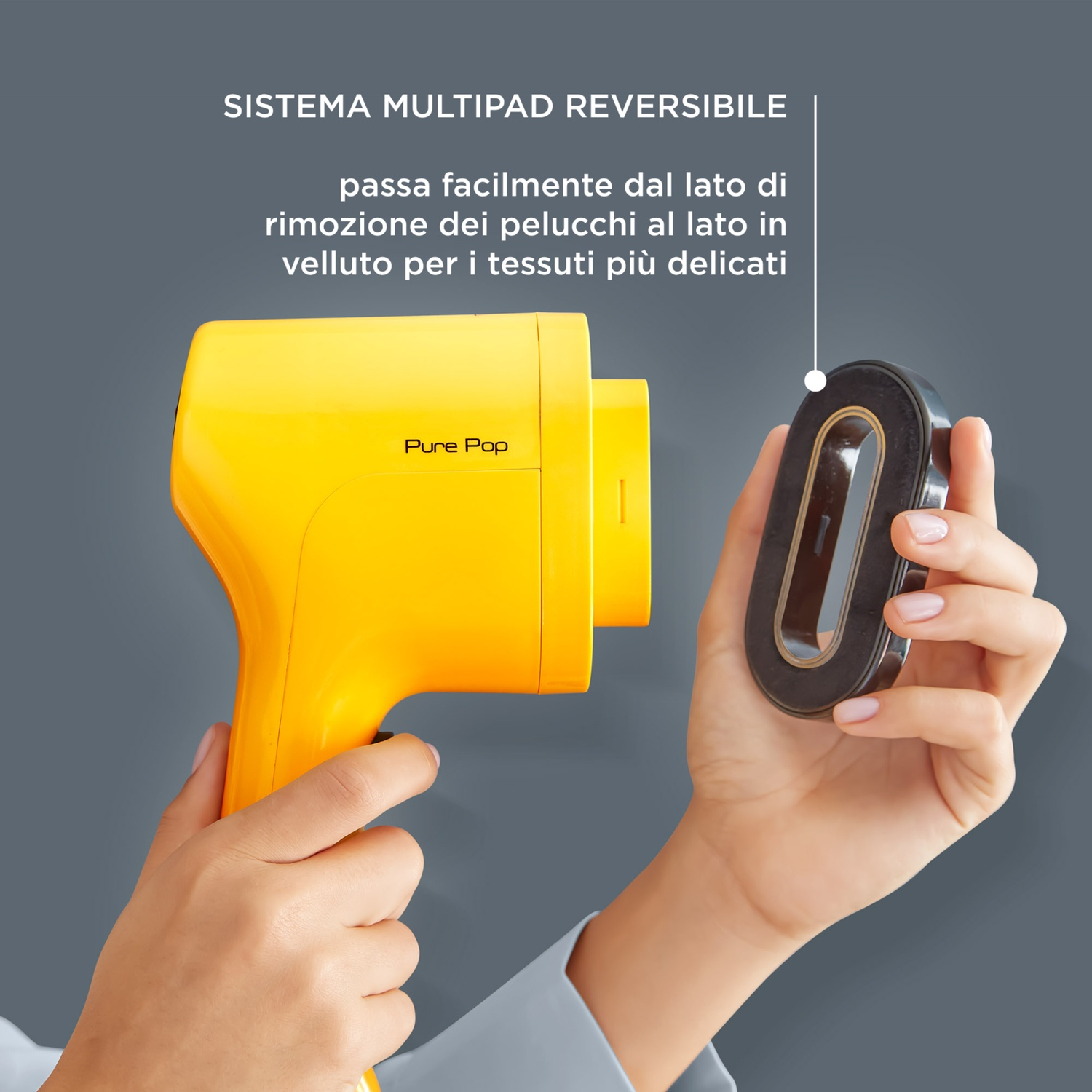 Un dispositivo giallo portatile con un accessorio nero è tenuto da una persona. Il testo in alto recita: 'MULTIPAD REVERSIBILE'.
