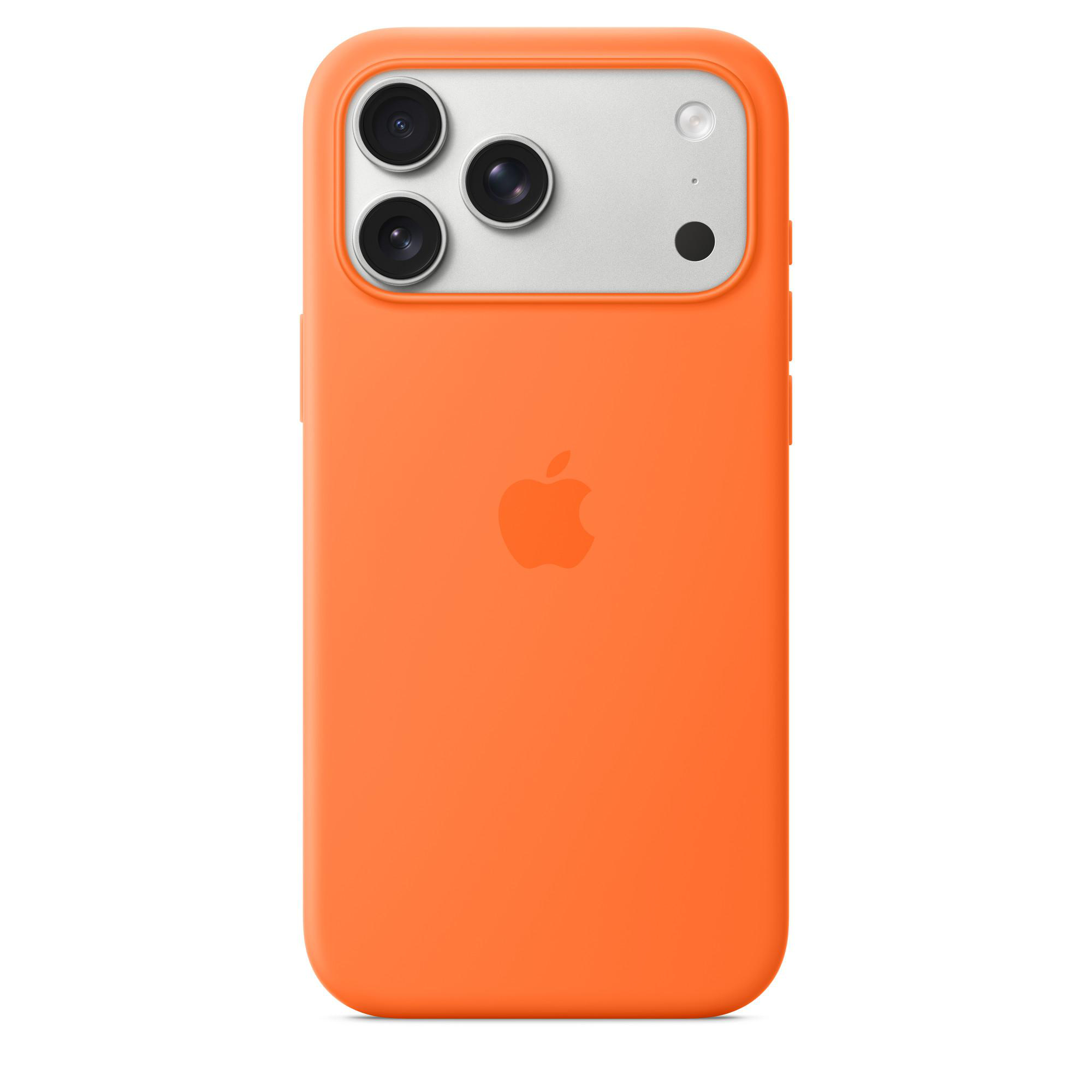 Eine orangefarbene iPhone-Hülle mit silbernem Kamerabereich. Das Apple-Logo befindet sich auf der Rückseite. Die Hülle hat drei Kameralinsen.