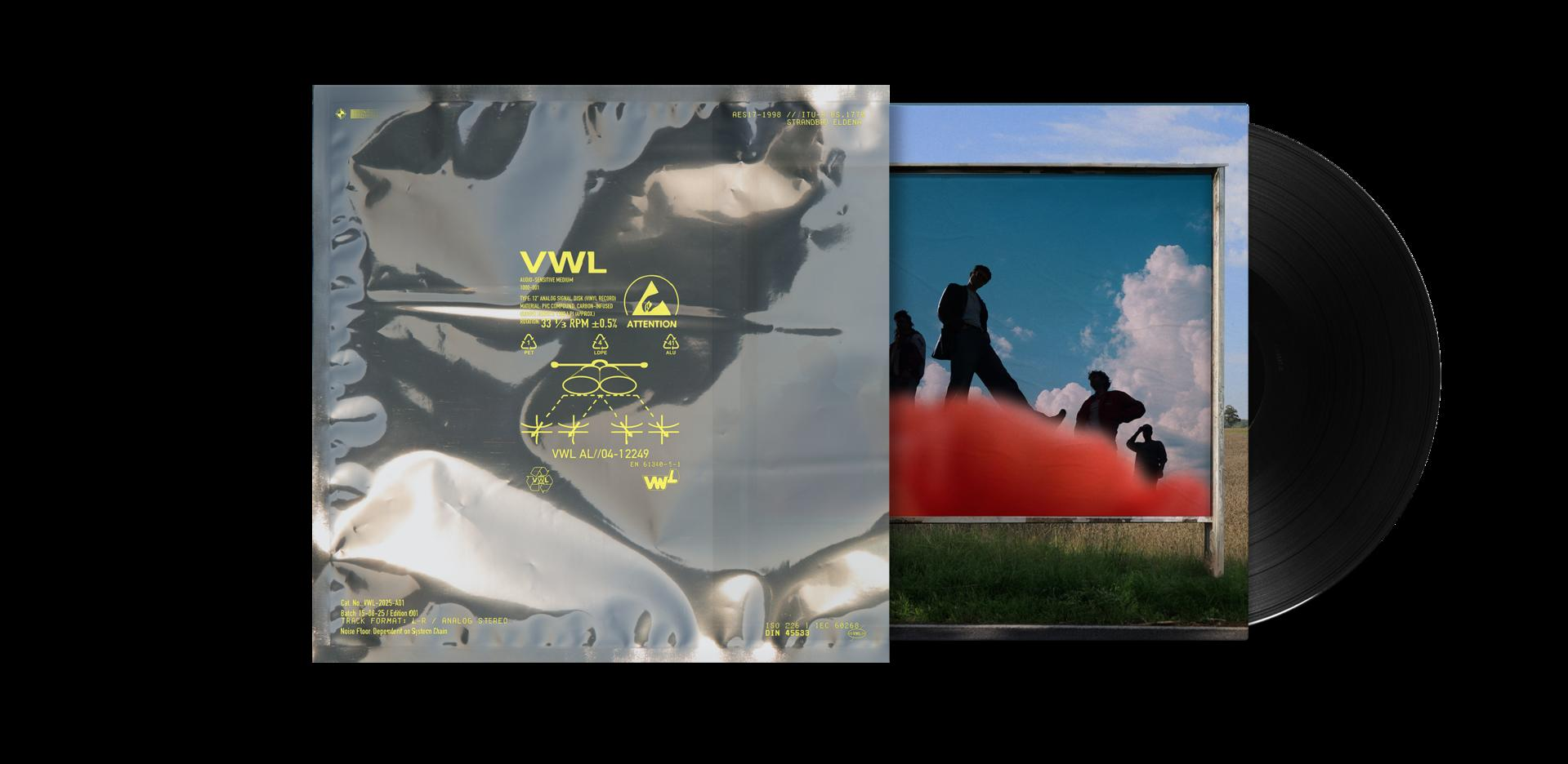 Vinylplatte mit Cover, das Silhouetten vor Himmel zeigt, neben einer versiegelten Plastikhülle.