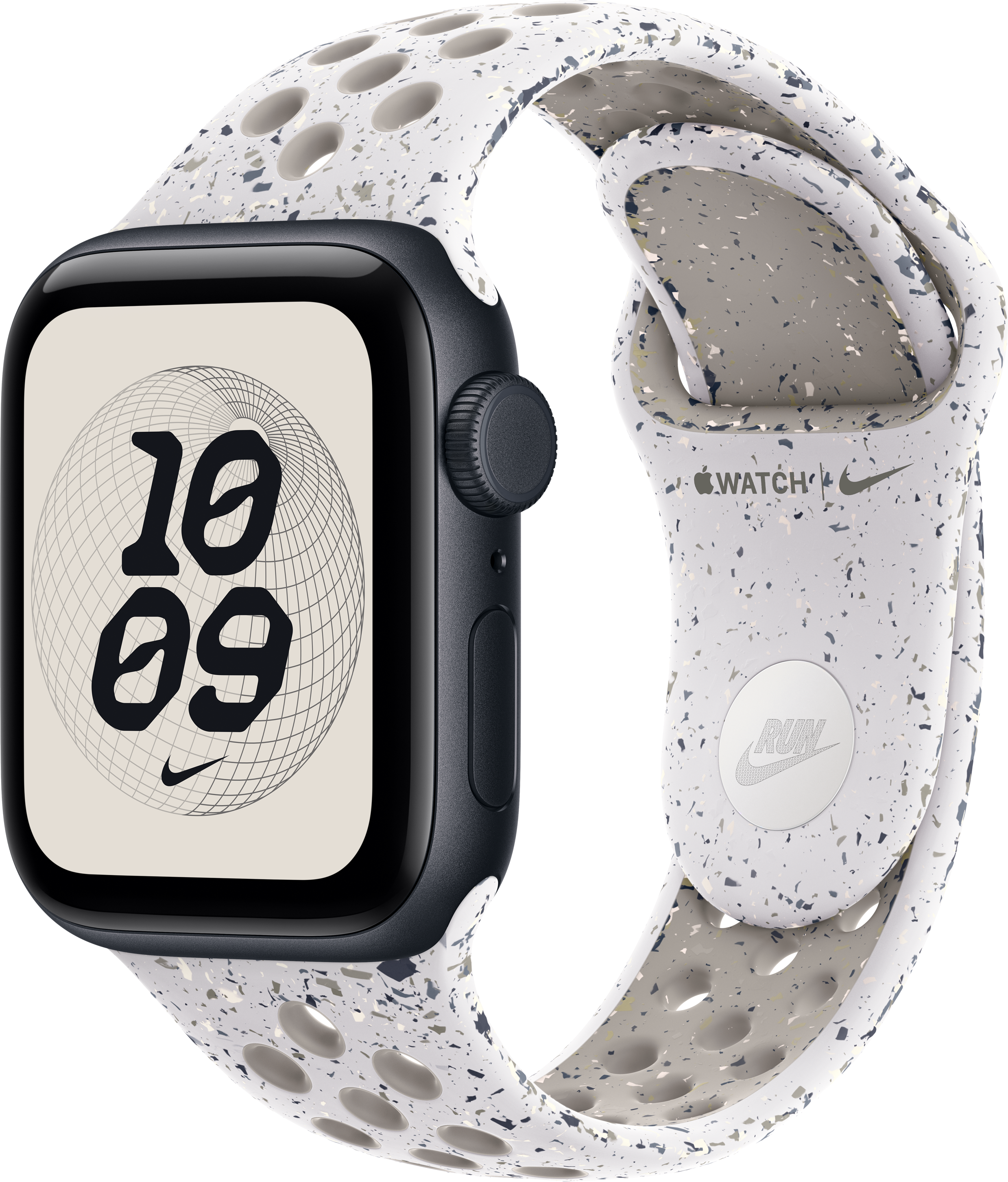 Schwarze Apple Watch mit gesprenkeltem weißen Band. Zifferblatt zeigt die Uhrzeit. Nike-Logo auf Uhr und Band.