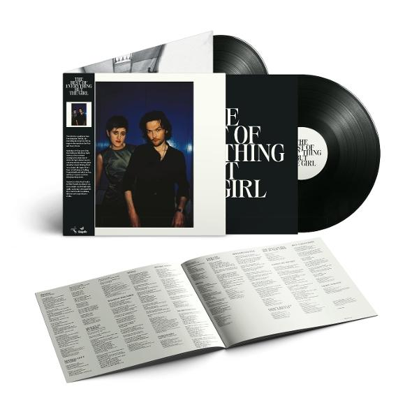 Albumcover von 'The Everything of the Girl'. Zeigt ein Paar, schwarze Vinyls und ein offenes Booklet mit Texten.