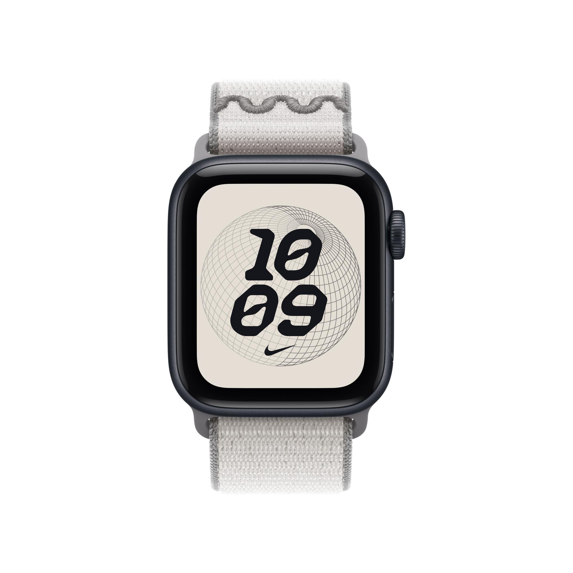 Apple Watch mit grauem Armband und schwarzem Gehäuse. Das Zifferblatt zeigt die Zeit 10:09.
