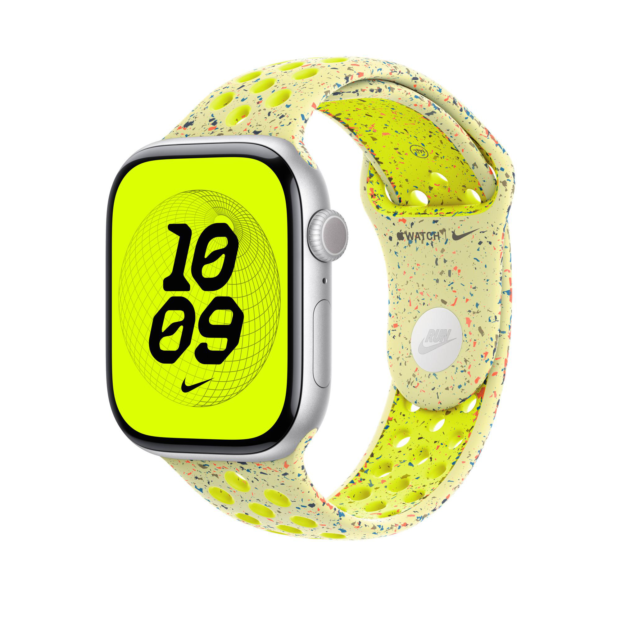 Silberne Apple Watch mit neongrünem Bildschirm, der die Uhrzeit anzeigt, gepaart mit einem gesprenkelten gelben Armband. Nike-Logo auf dem Band.