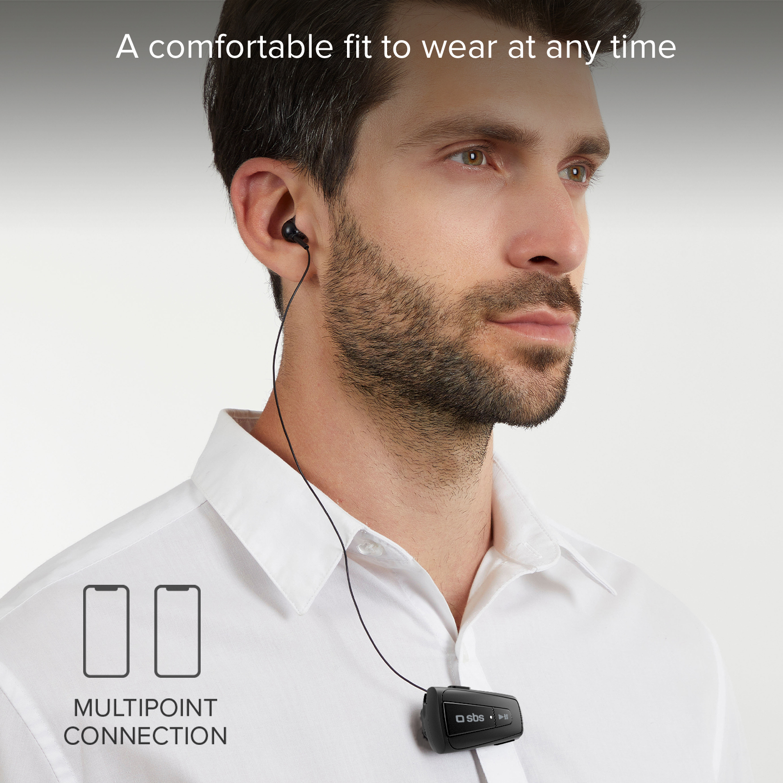 Ein Mann mit Ohrhörern und einem Nackenbandgerät, der Text lautet 'A comfortable fit to wear at any time' und 'Multipoint Connection'.