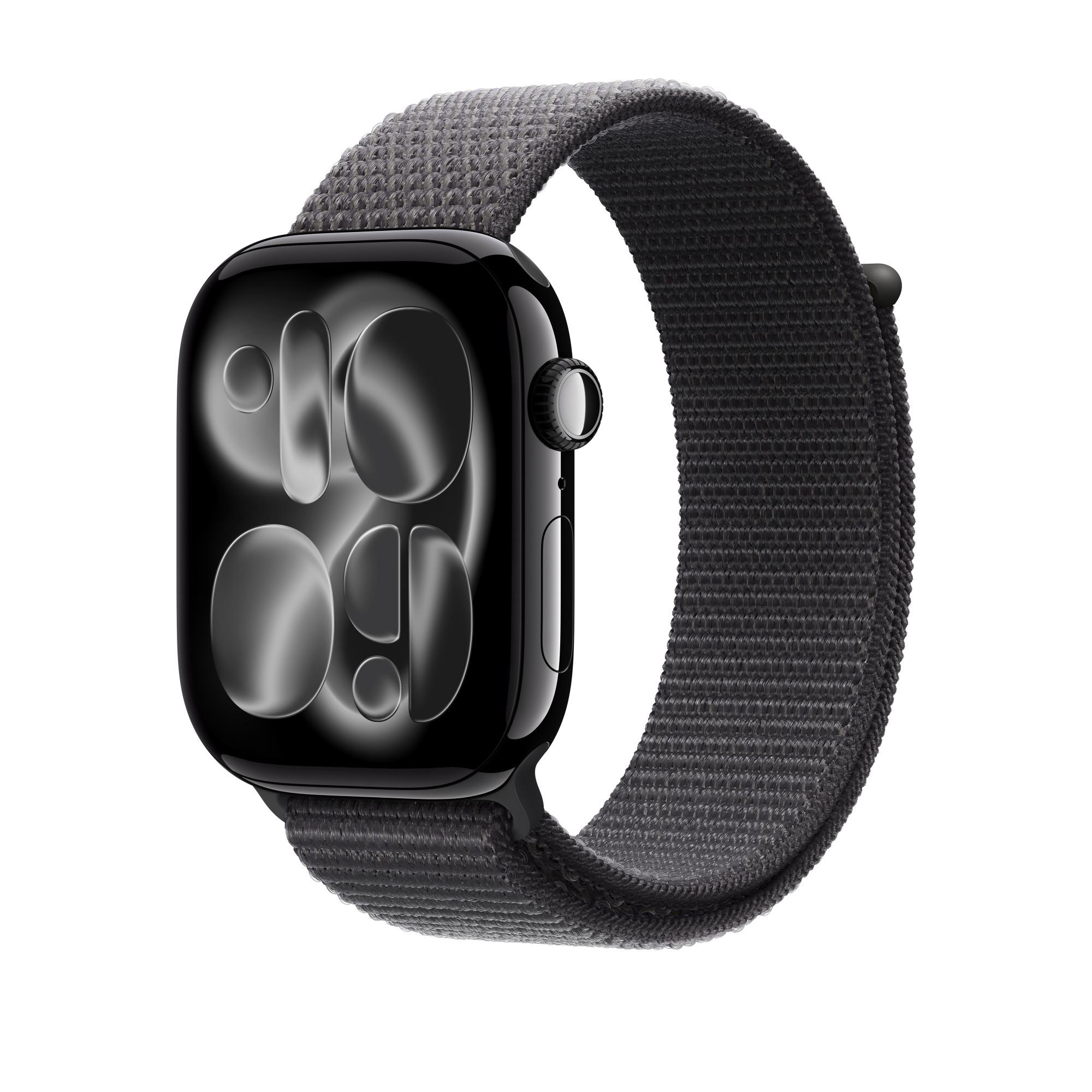 Eine schwarze Apple Watch mit grauem Armband wird auf weißem Hintergrund gezeigt. Das Zifferblatt hat eine digitale Anzeige.
