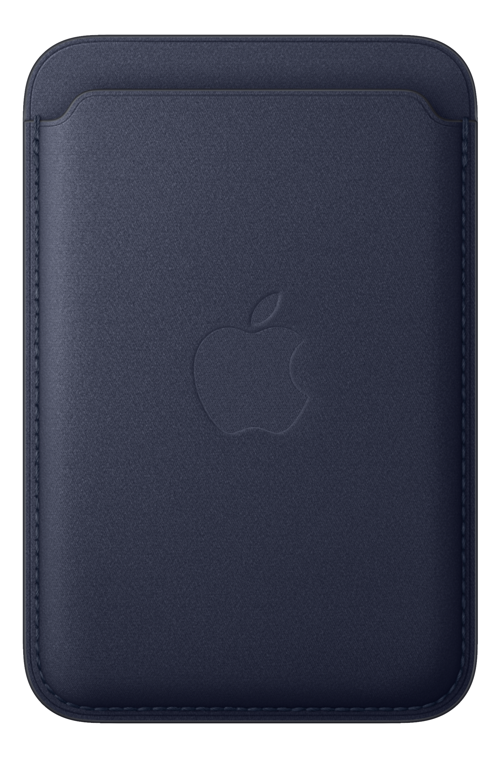 Un portafoglio Apple in pelle blu navy. Il logo Apple è in rilievo. Cuciture sui bordi. Sfondo nero.