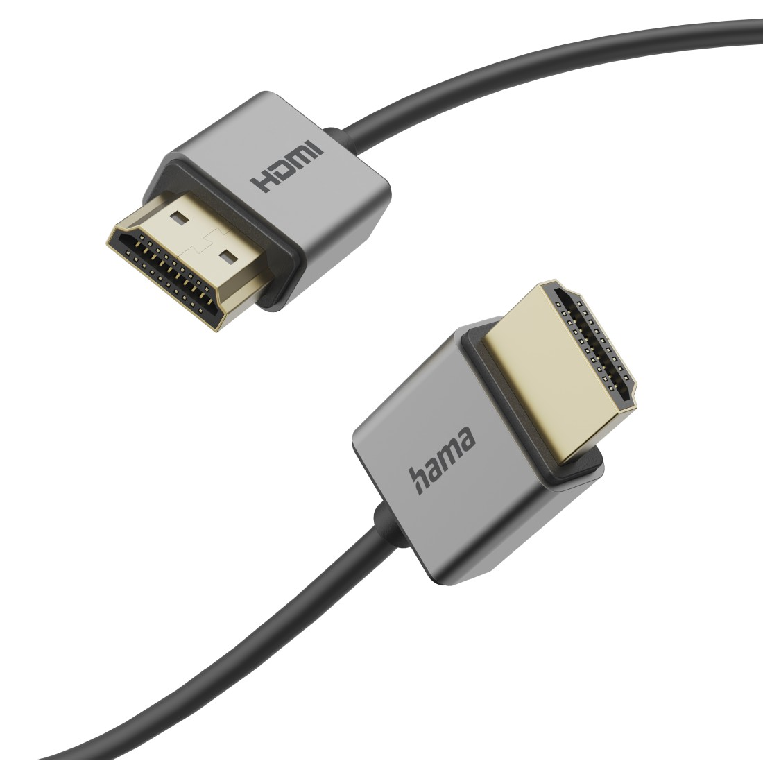Zwei HDMI-Kabel mit grauen Steckern und schwarzen Drähten. Ein Kabel hat das 'HDMI'-Logo, das andere 'hama'.