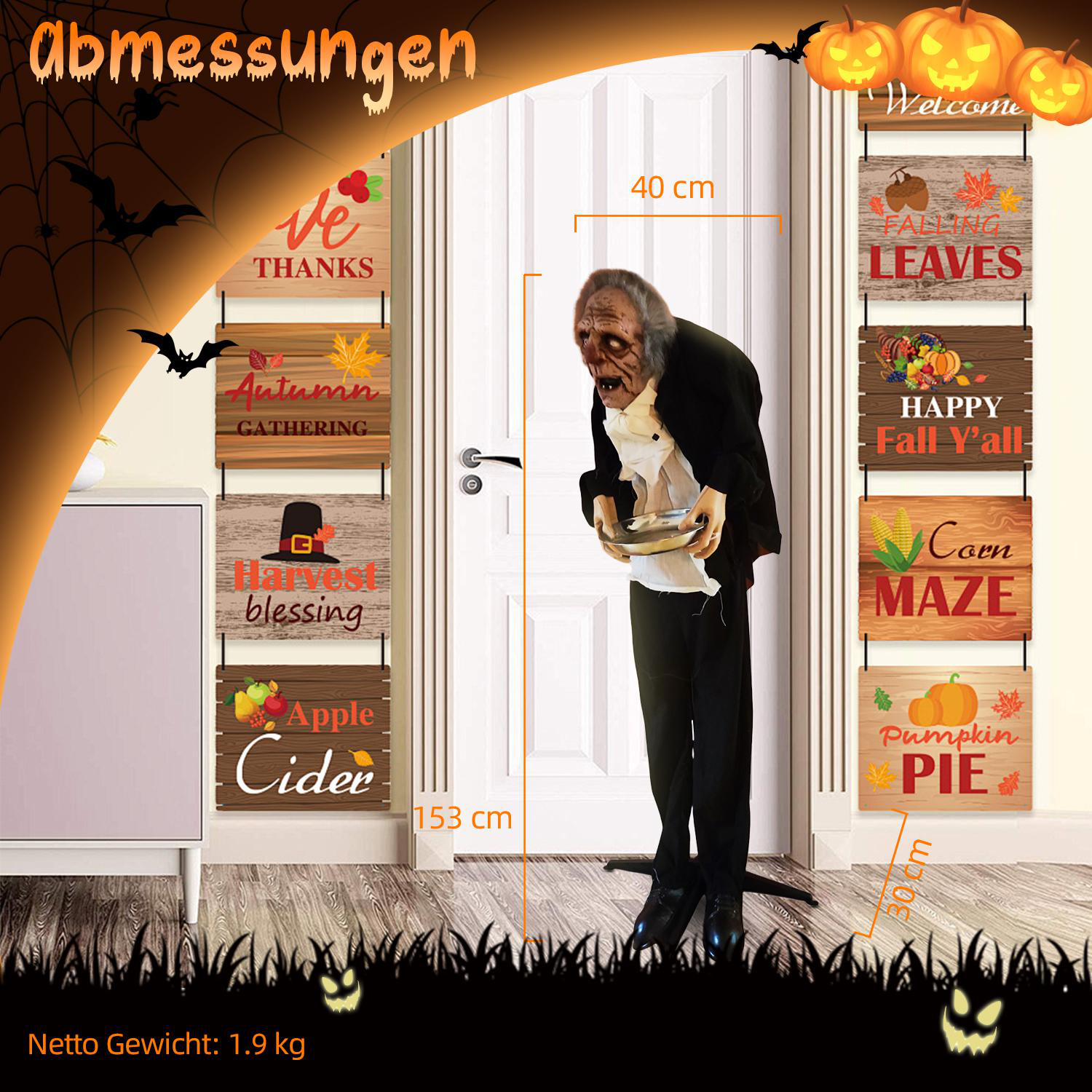 Eine Halloween-Szene mit einer Zombie-Figur, die einen Teller hält. Holzschilder mit Herbstmotiven schmücken die Tür. Oben sind Kürbisse.