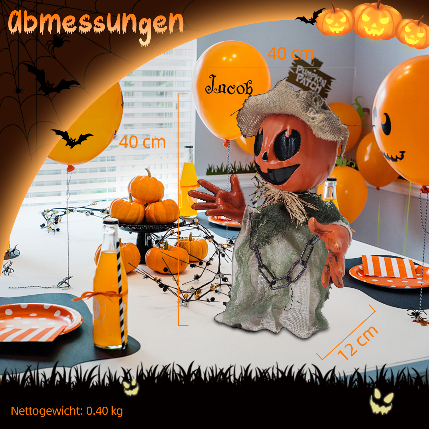 Eine Halloween-Tischdekoration mit einem kürbisköpfigen Vogelscheuche, Ballons, Kürbissen und Getränken. Die Szene ist festlich und orangefarben.