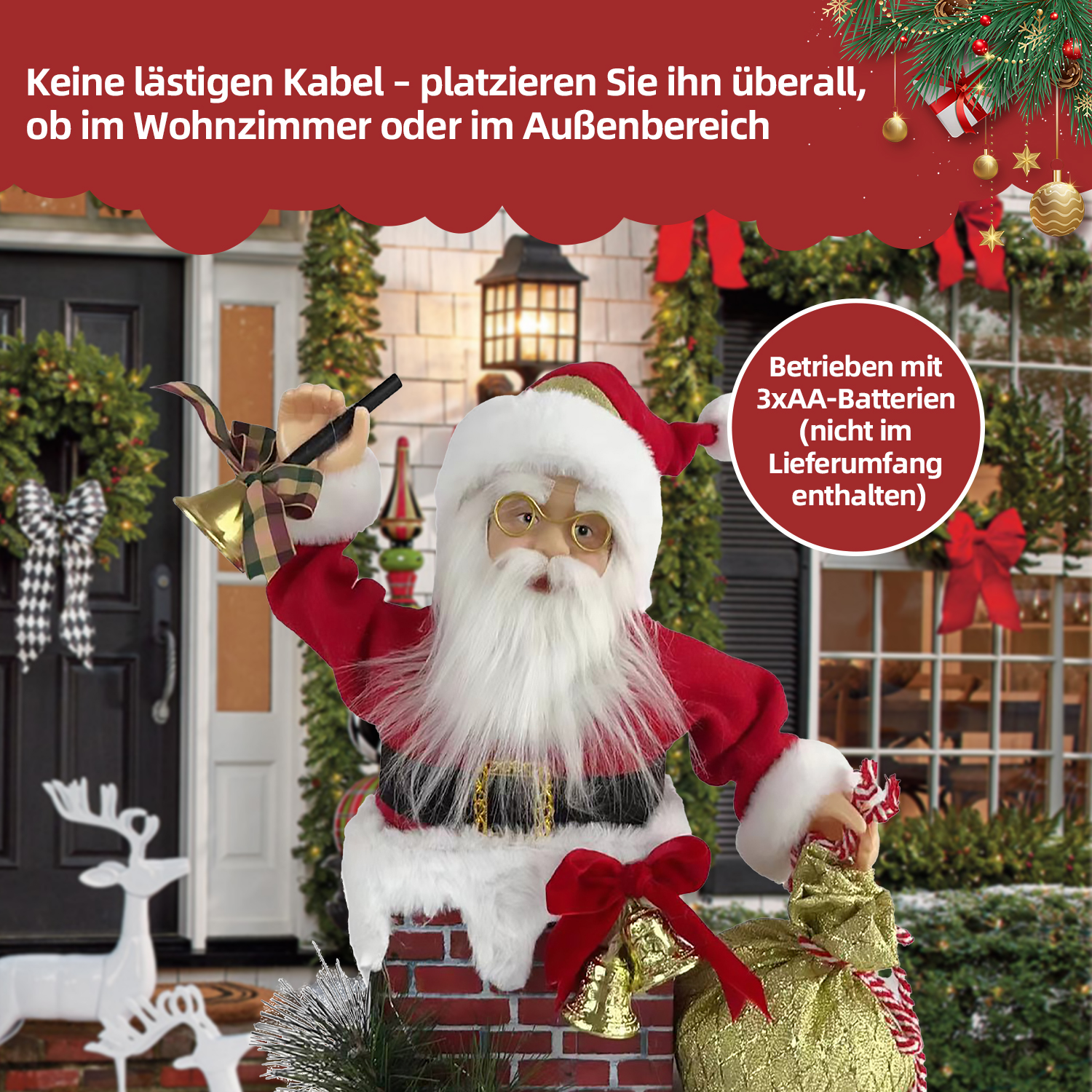 Weihnachtsmannfigur auf einem Schornstein, hält eine Glocke und eine Tasche. Weihnachtsdekorationen und ein Haus im Hintergrund. Text enthalten.