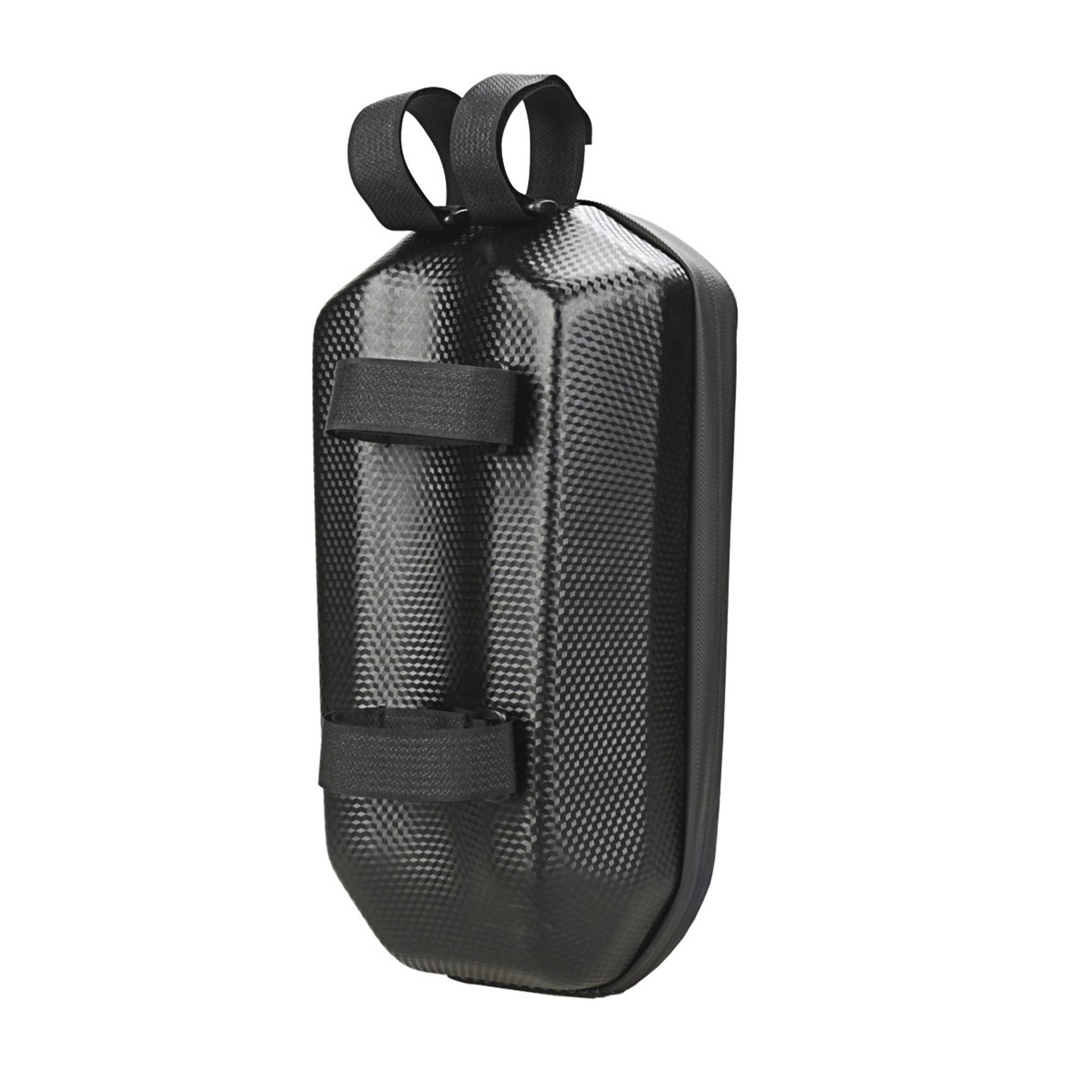 Schwarze, strukturierte Fahrradtasche mit Riemen. Zwei obere Schlaufen und zwei Riemen am Korpus. Isoliert auf weißem Hintergrund.