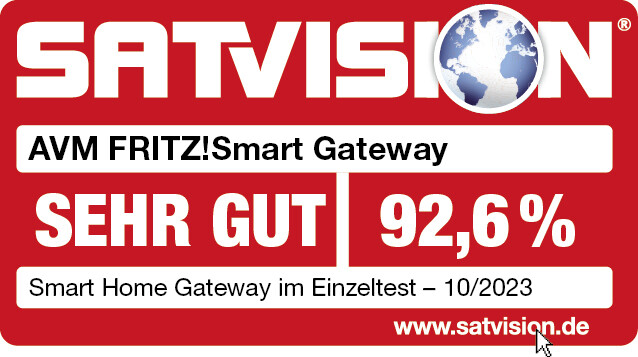 Logo SATVISION rouge et blanc avec texte : AVM FRITZ! Smart Gateway, SEHR GUT et 92,6 %. Il y a aussi une icône de globe.