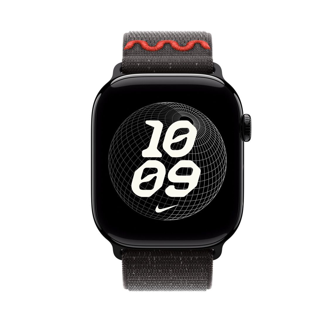 Egy fekete Apple Watch szürke szíjjal és piros varrással. A számlapon az idő és egy Nike logó látható.