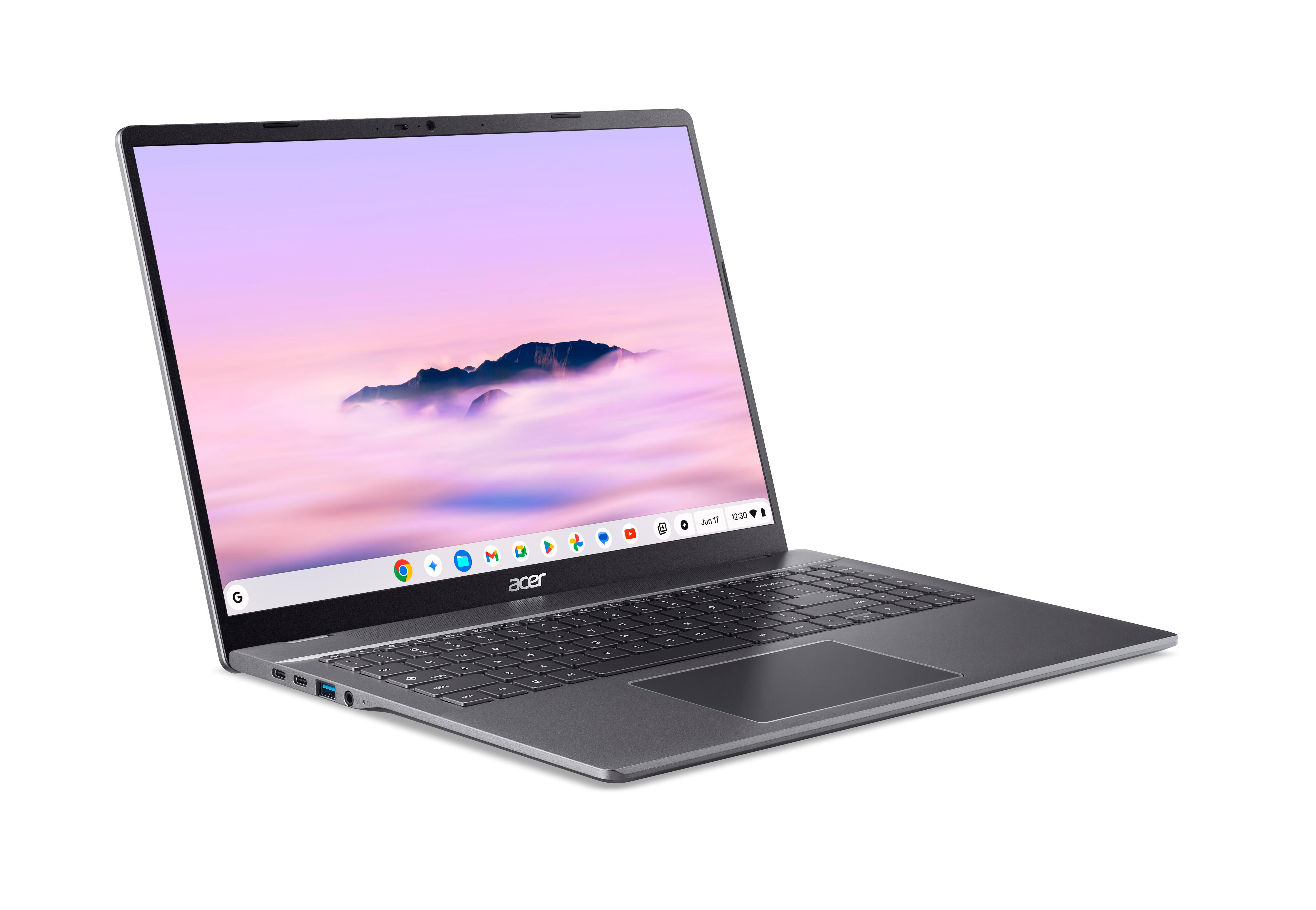 Ein grauer Acer Chromebook-Laptop auf weißem Hintergrund, der einen Wolkenlandschaft zeigt.