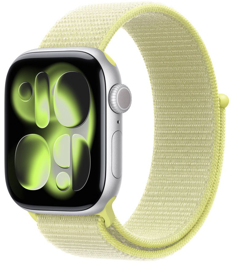 Ezüst Apple Watch világossárga szíjjal. Az óralap az időt mutatja. A szíj be van csatolva.