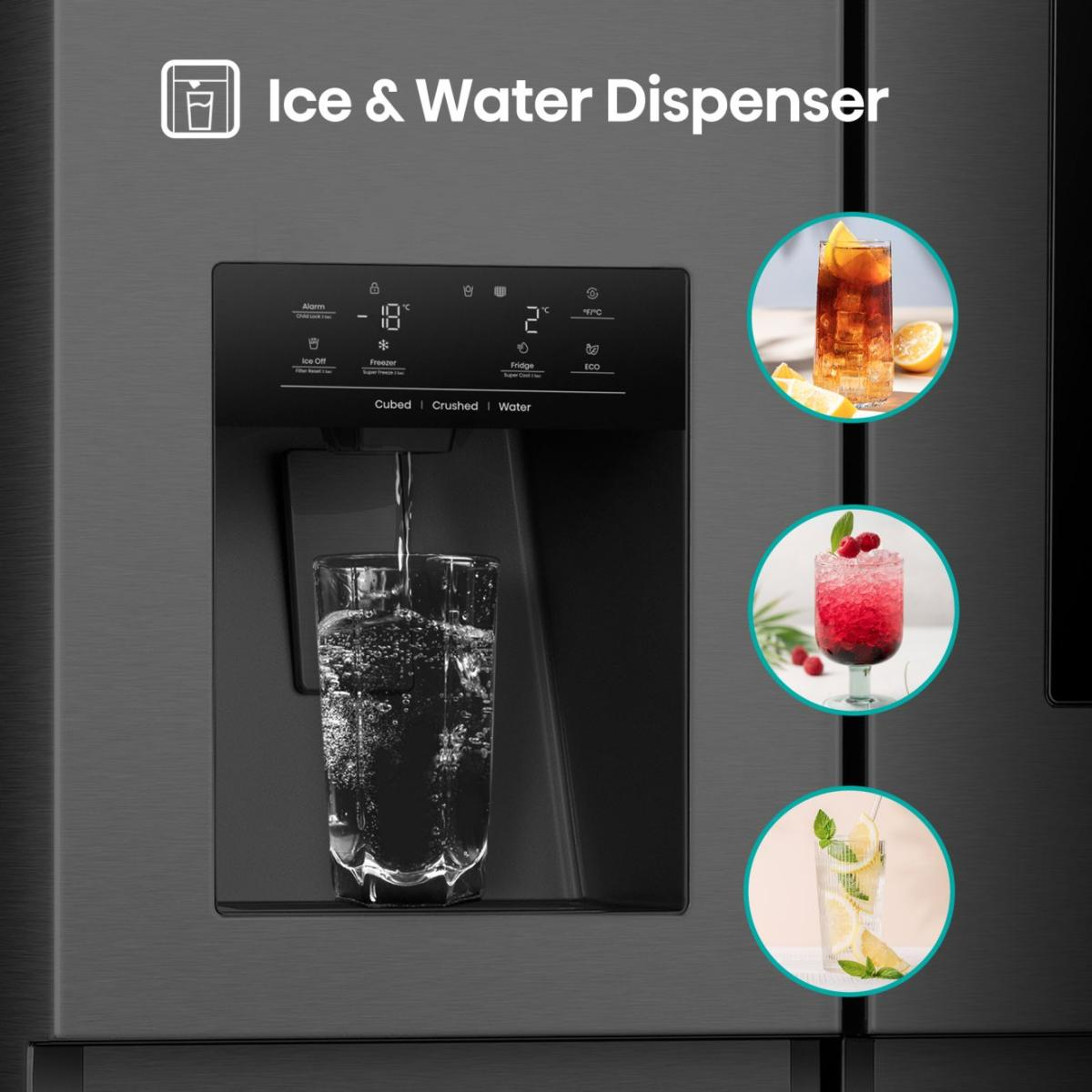 Ein Kühlschrank mit Eis- und Wasserspender. Ein Glas füllt sich mit Wasser. Drei Getränke erscheinen rechts.