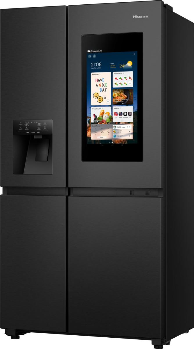 Ein schwarzer Hisense-Kühlschrank mit Touchscreen, der Zeit und Apps anzeigt. Er hat einen Wasserspender und vier Türen.