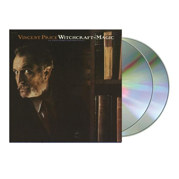Albumcover mit Vincent Price, Titel 'Witchcraft & Magic'. Zwei CDs neben dem Cover. Hintergrund: Bücher.