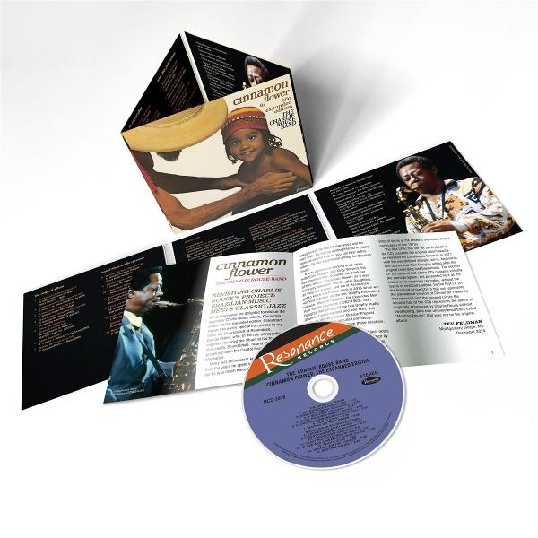Geöffnete CD-Hülle mit CD. Cover zeigt Kind mit Hut. Innen: Bilder von Musikern. Resonance Records-Logo sichtbar.