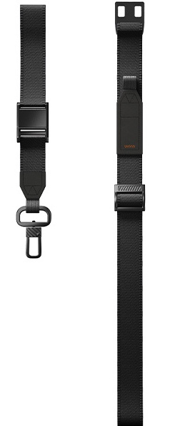 Dwa czarne paski do aparatu. Jeden ma klips i zapięcie, drugi prostokątny element i sprzączkę, oba z tekstem.