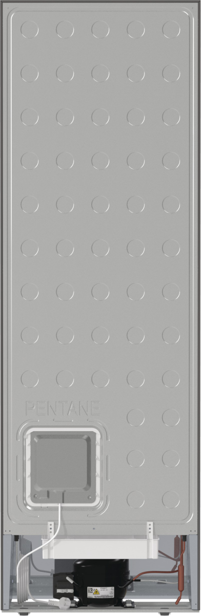 Tył lodówki, jasnoszary z okrągłymi wgłębieniami. Na dole czarny kompresor z miedzianymi rurkami.