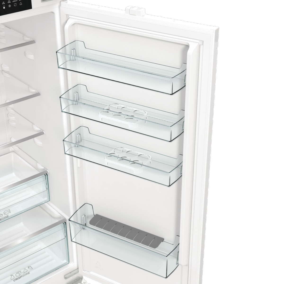 Otwarta biała lodówka. Widoczne szklane półki i szuflady. Drzwi mają półki do przechowywania.