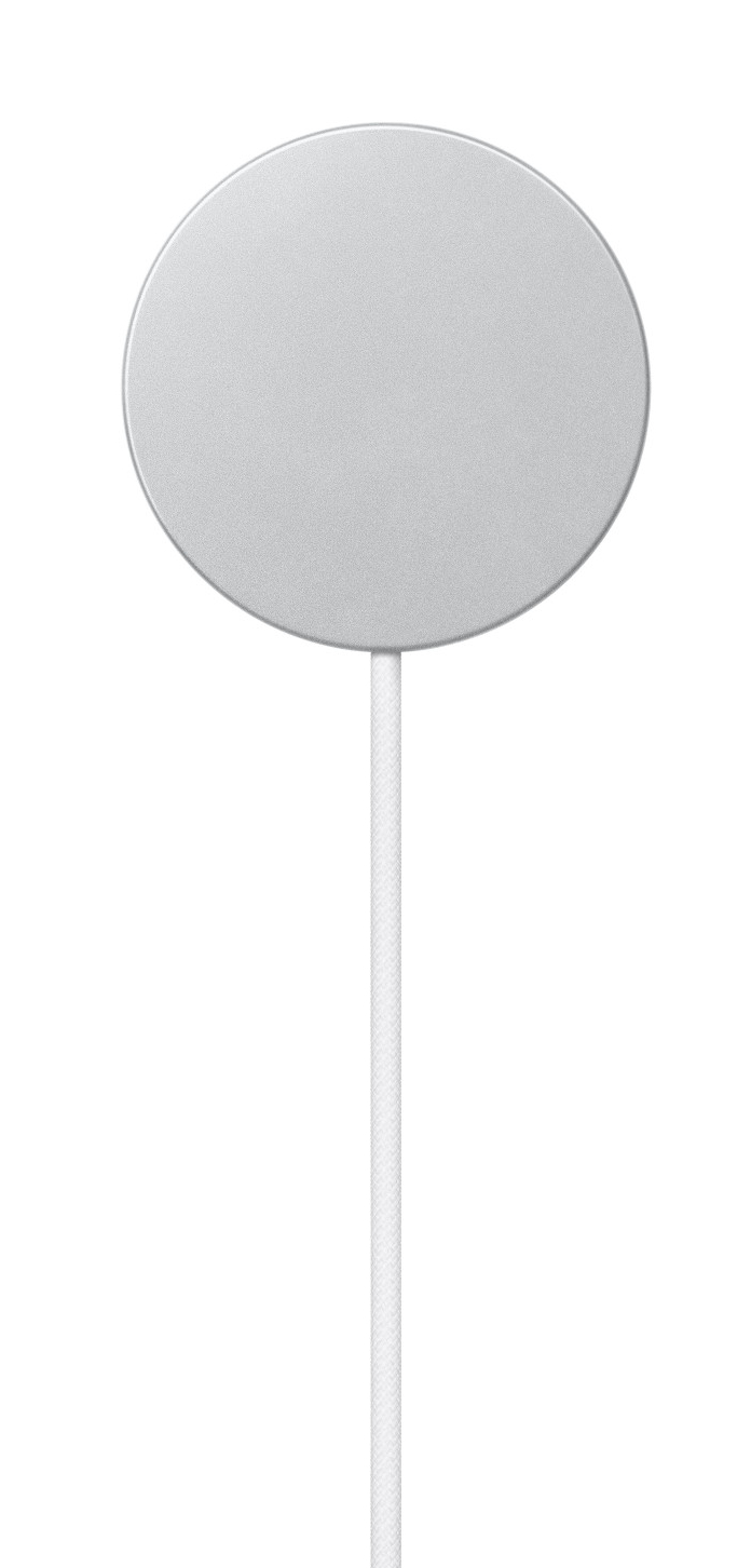 Srebrna, okrągła ładowarka MagSafe z białym kablem na białym tle. Ładowarka jest wyśrodkowana.