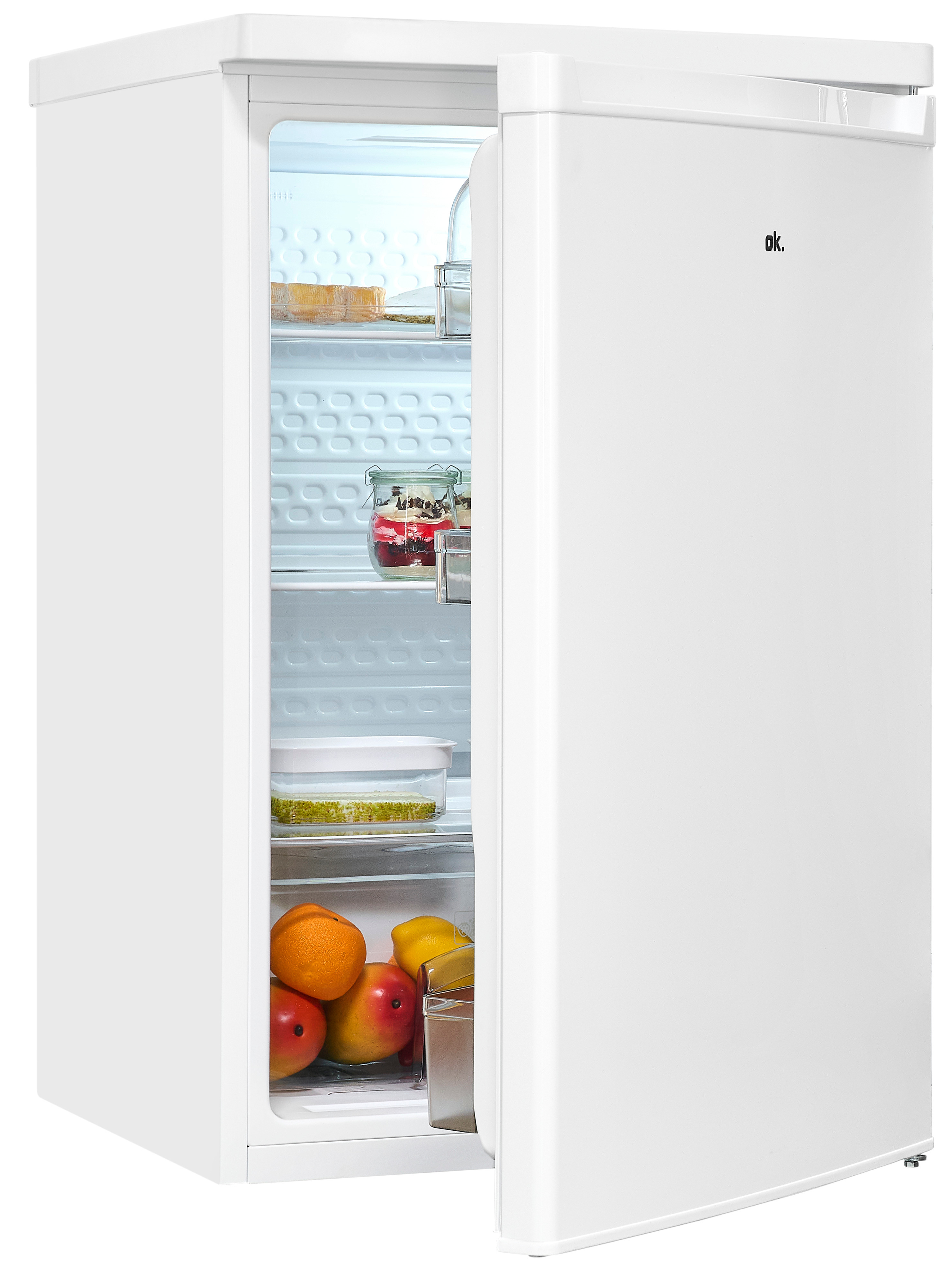 Ein weißer Kühlschrank mit offener Tür. Im Inneren befinden sich Früchte, Desserts und Getränke. Der Markenname ist ok.