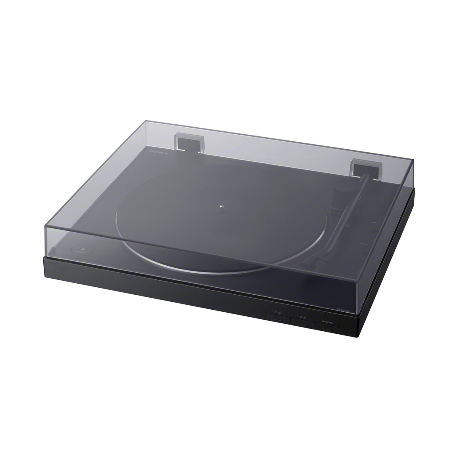 Un giradischi Sony nero con coperchio trasparente, pulsanti e un disco sul piatto, su sfondo bianco.
