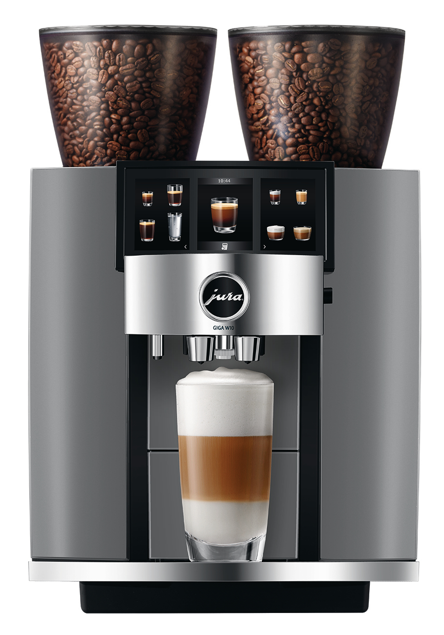 Kaffeemaschine mit zwei Bohnenbehältern. Ein Glas mit Kaffeeschichten befindet sich unter dem Ausguss. Digitaler Bildschirm zeigt Kaffeeoptionen.
