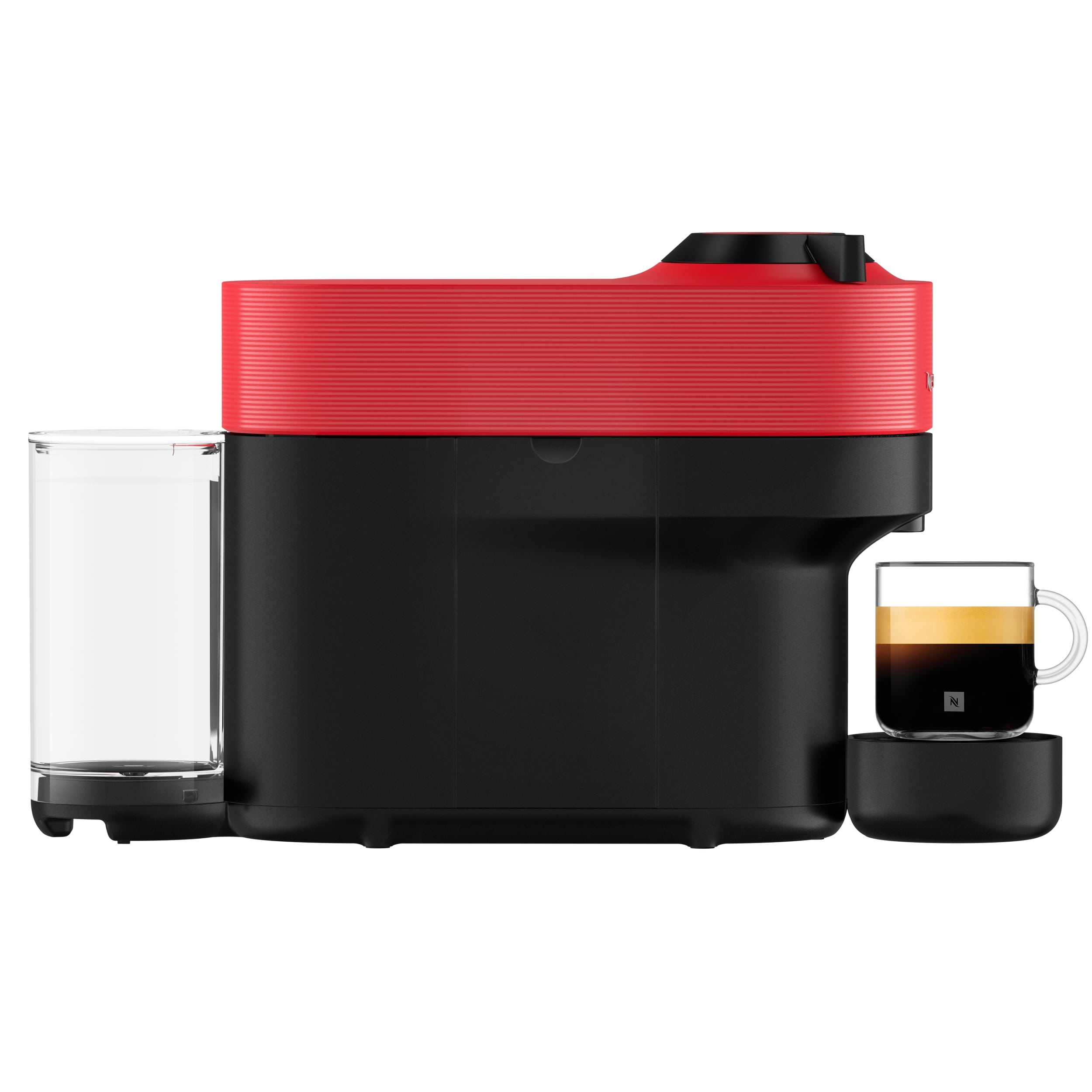 Una cafetera Nespresso roja y negra con una taza de café. Un depósito de agua está a la izquierda.