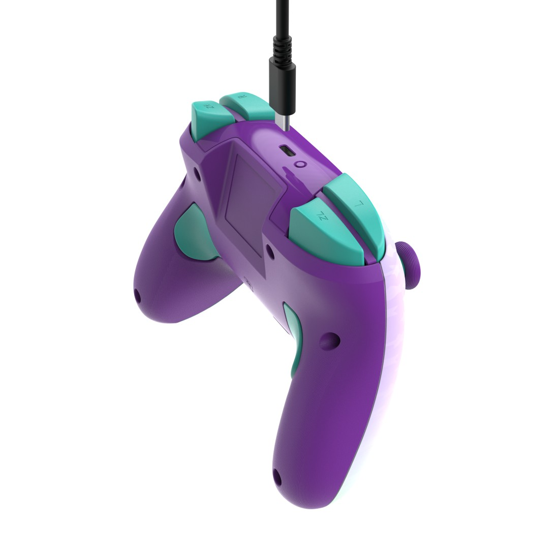 Ein lila-türkisfarbener Gamecontroller, der mit einem schwarzen Kabel angeschlossen ist, vor weißem Hintergrund.