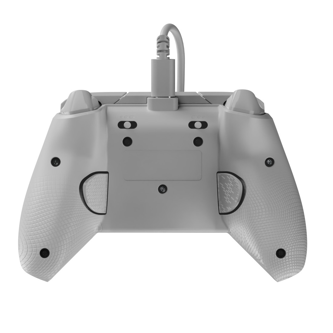 Grauer Gamecontroller, von hinten gesehen, mit eingestecktem Kabel. Tasten und Griffe sind sichtbar.