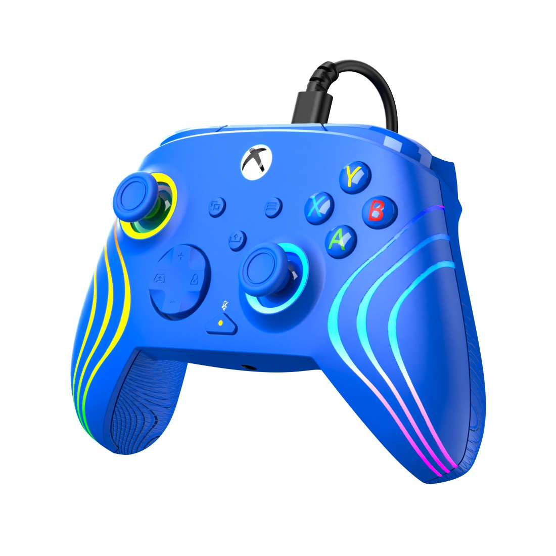Blauer Xbox-Controller mit bunten Akzenten. Mit Knöpfen, Joysticks und einem angeschlossenen Kabel. Isoliert auf weißem Hintergrund.