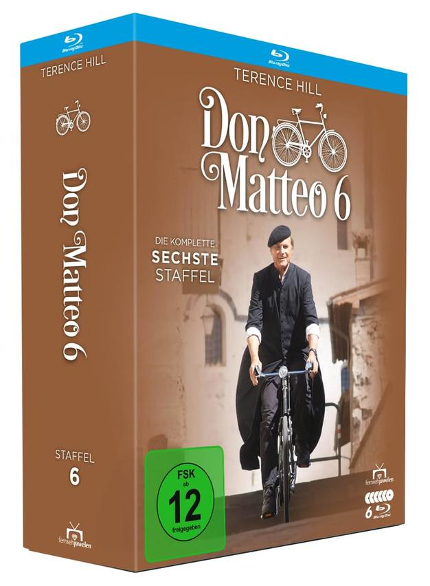 DVD-Cover von 'Don Matteo 6'. Terence Hill fährt Fahrrad. Text enthält 'Staffel 6', Altersfreigabe und 'Blu-ray'.