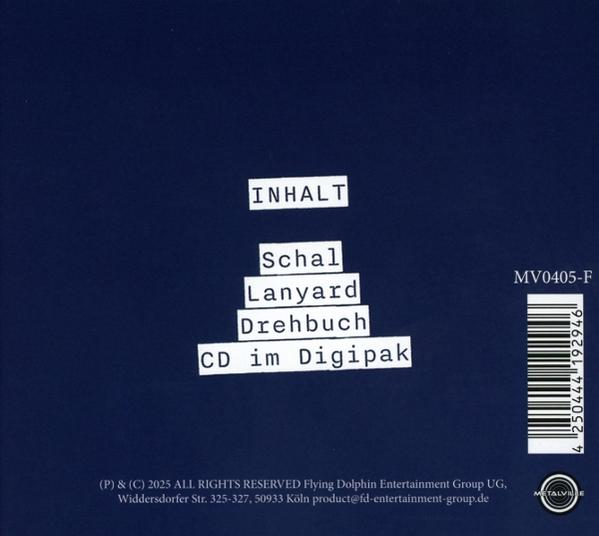 Dunkelblauer CD-Cover mit weißem Text: INHALT, Schal, Lanyard, Drehbuch, CD im Digipak. Barcode und Copyright-Informationen.