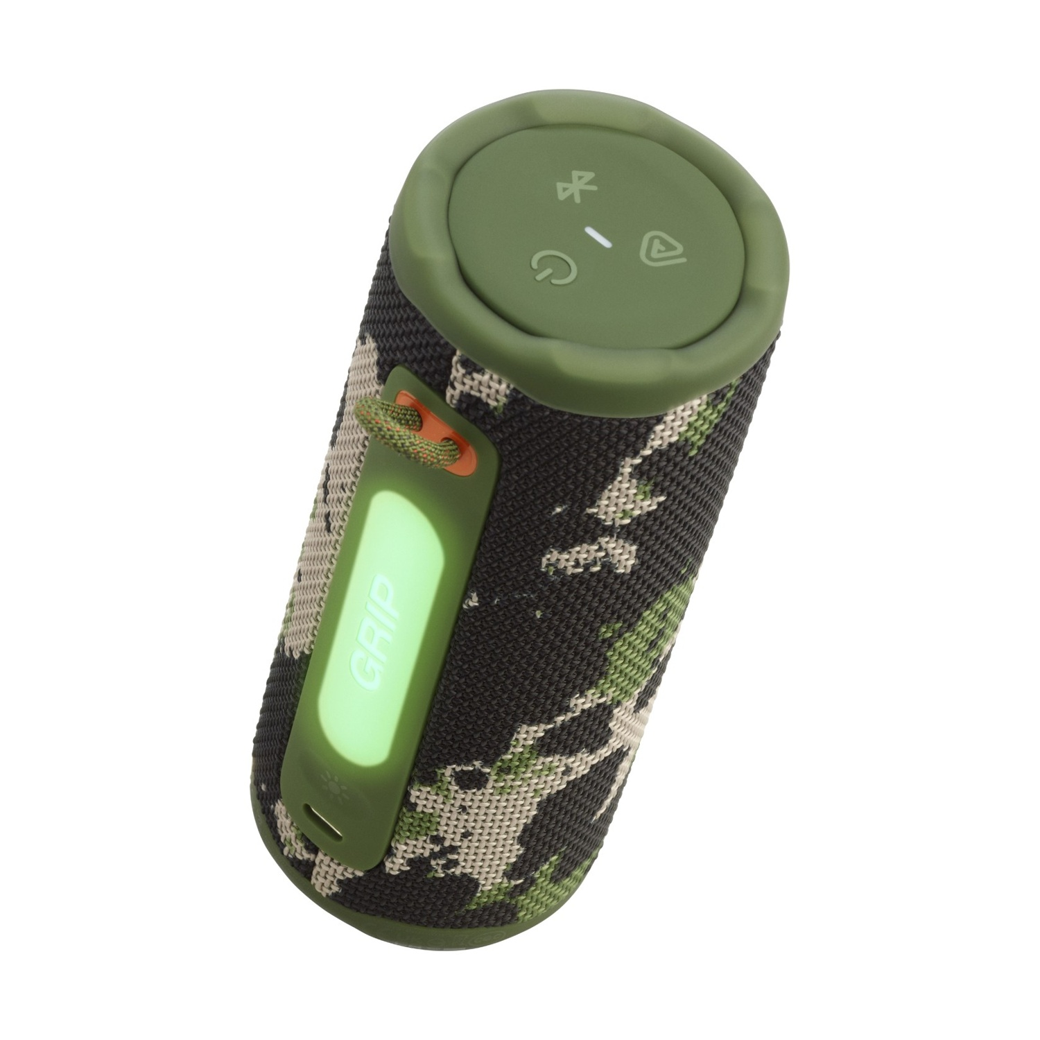 Un altoparlante portatile con motivo mimetico e dettagli verdi. Ha una maniglia con 'GRIP' e un pannello di controllo sulla parte superiore.